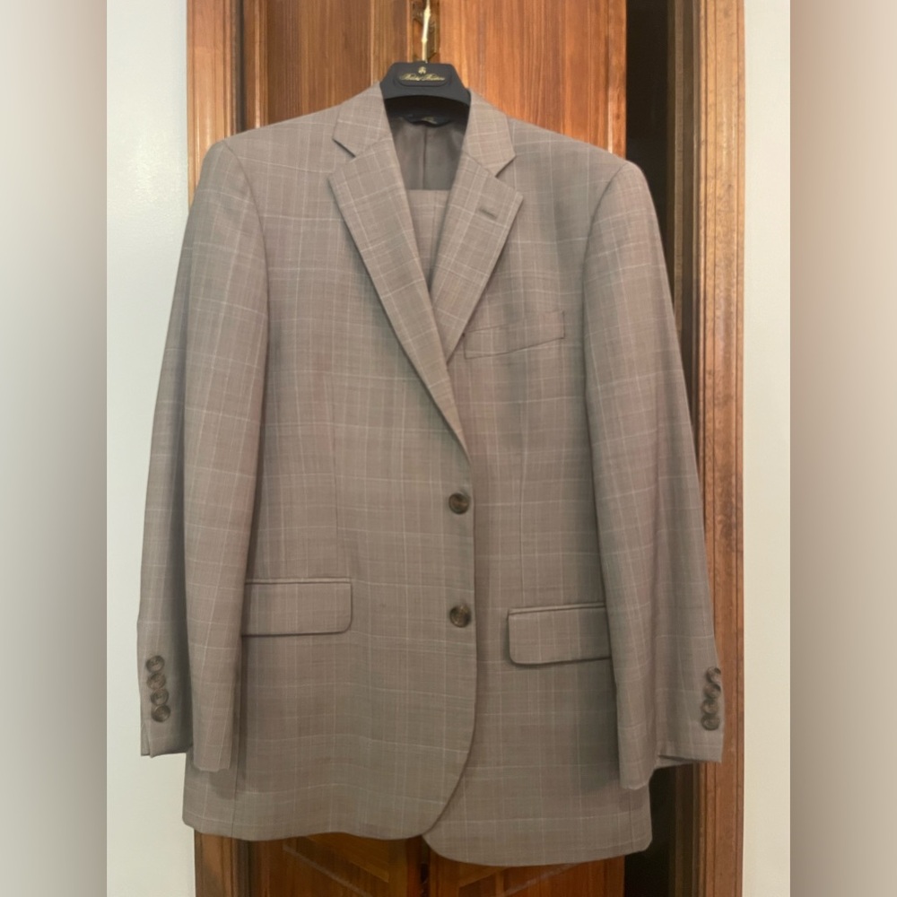 Brooks Brothers “346” Madison fit suit. Size 40S. Brown Glen plaid